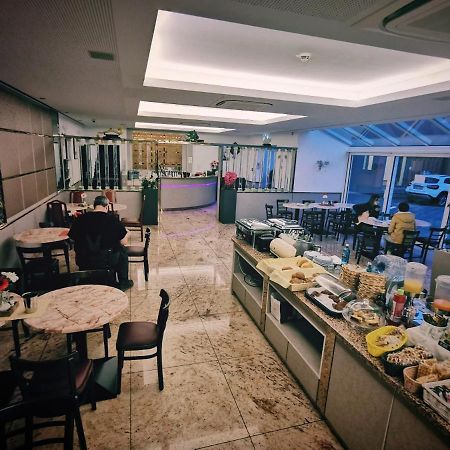 Hotel Fortune Koln Bagian luar foto