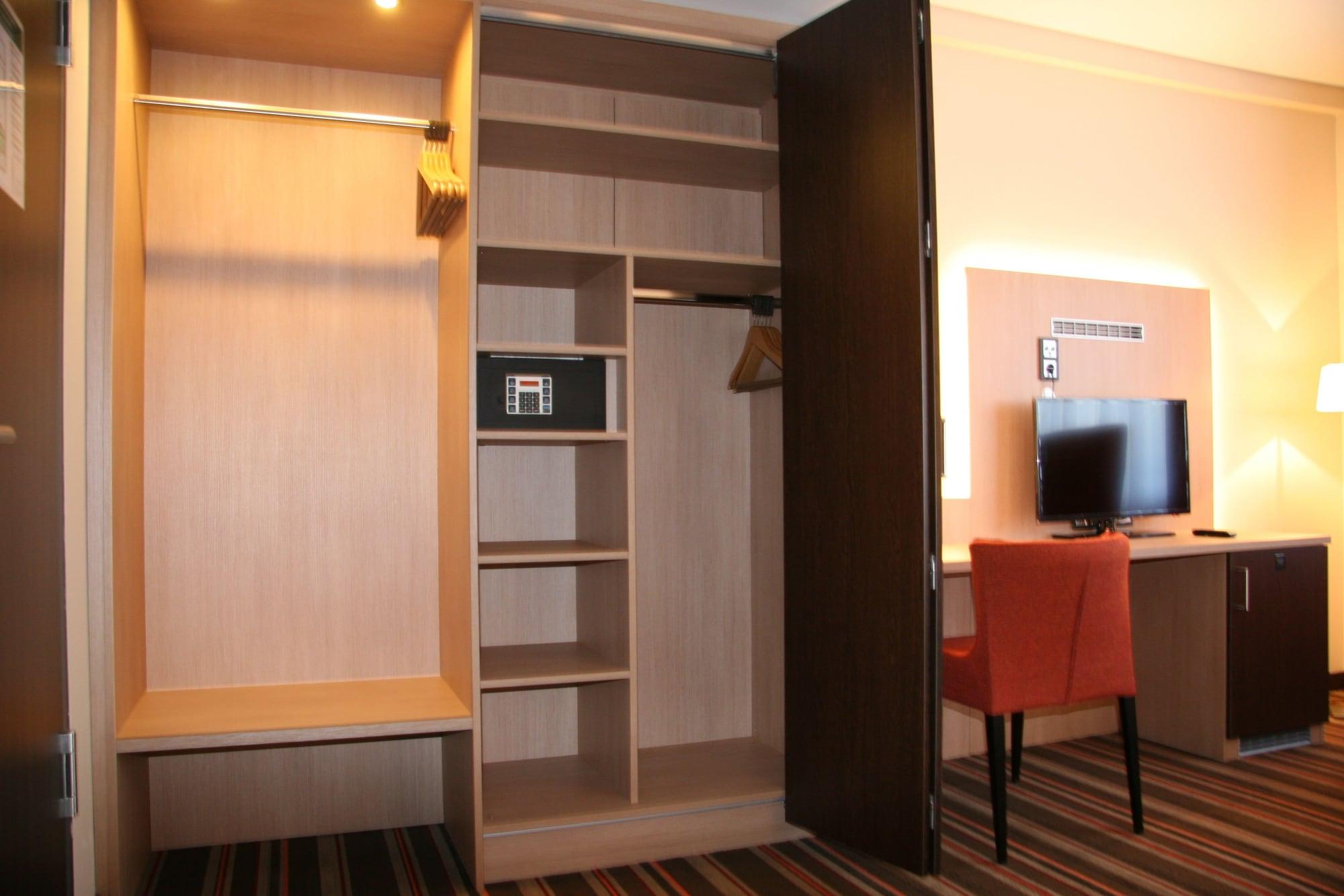 Hotel Fortune Koln Bagian luar foto