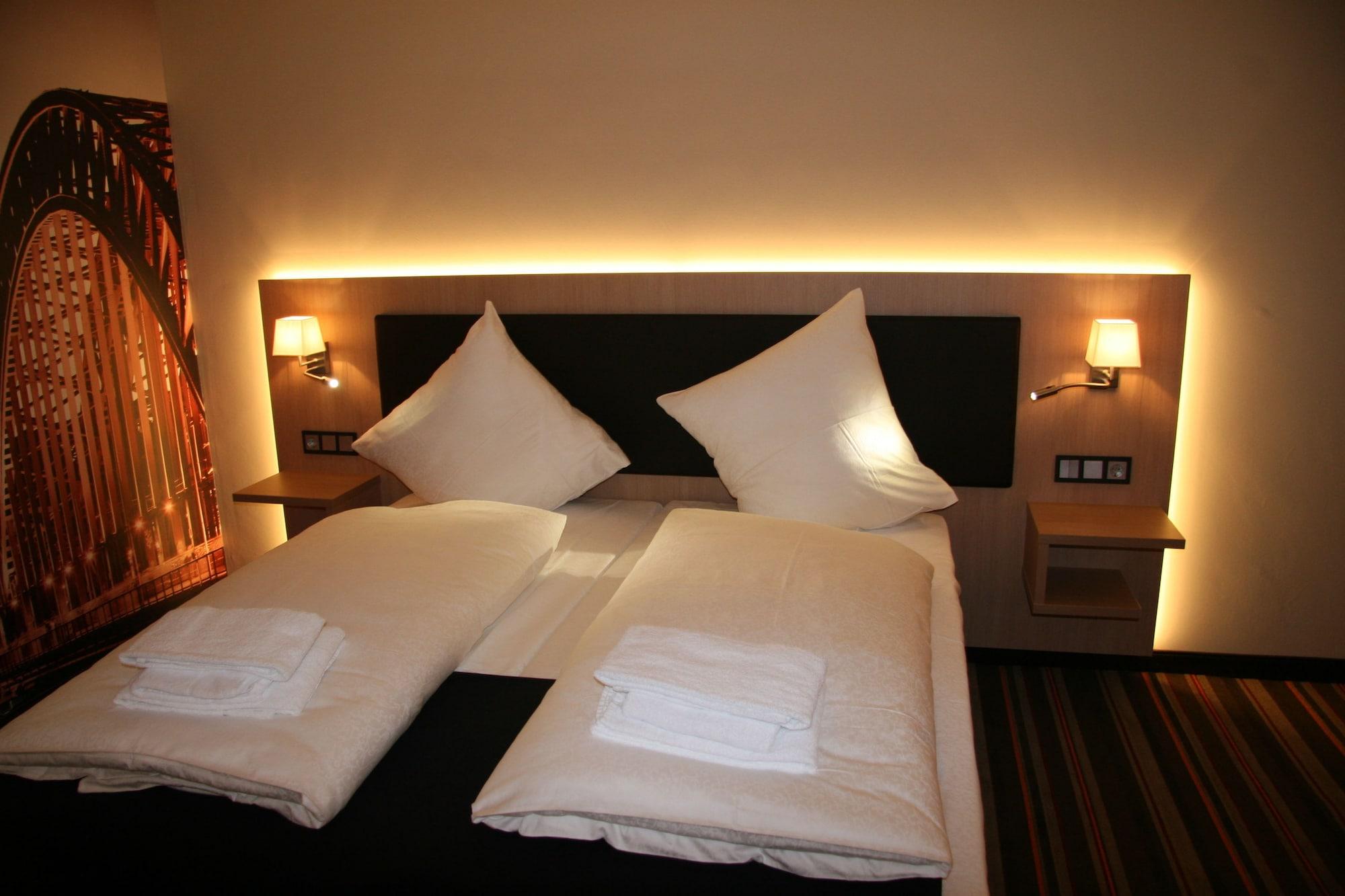 Hotel Fortune Koln Bagian luar foto