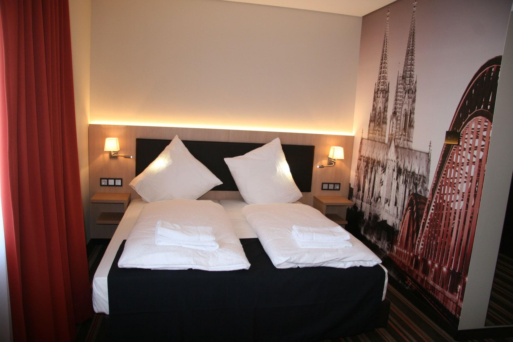 Hotel Fortune Koln Bagian luar foto