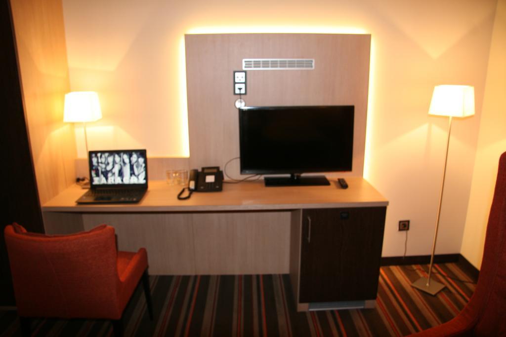 Hotel Fortune Koln Bagian luar foto