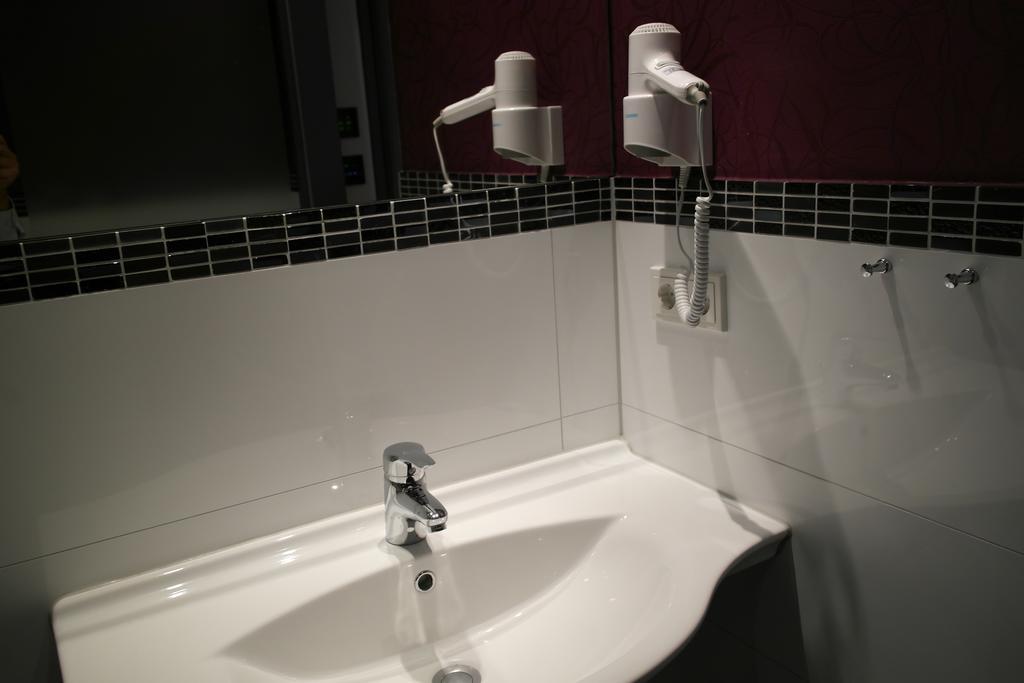 Hotel Fortune Koln Bagian luar foto
