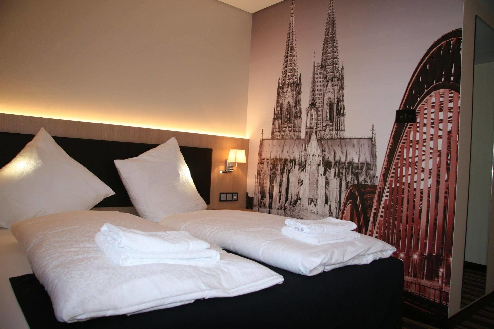 Hotel Fortune Koln Bagian luar foto