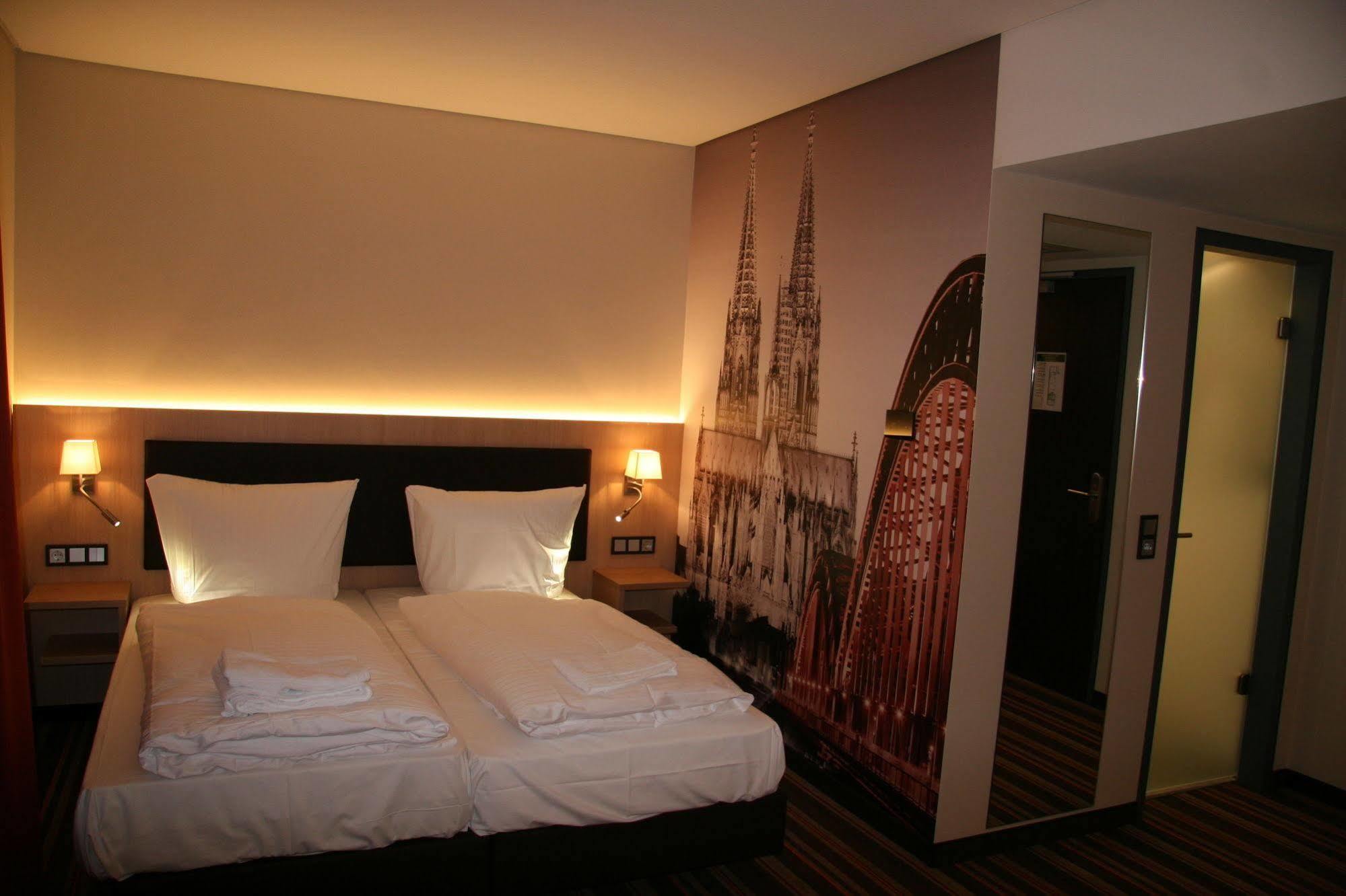 Hotel Fortune Koln Bagian luar foto