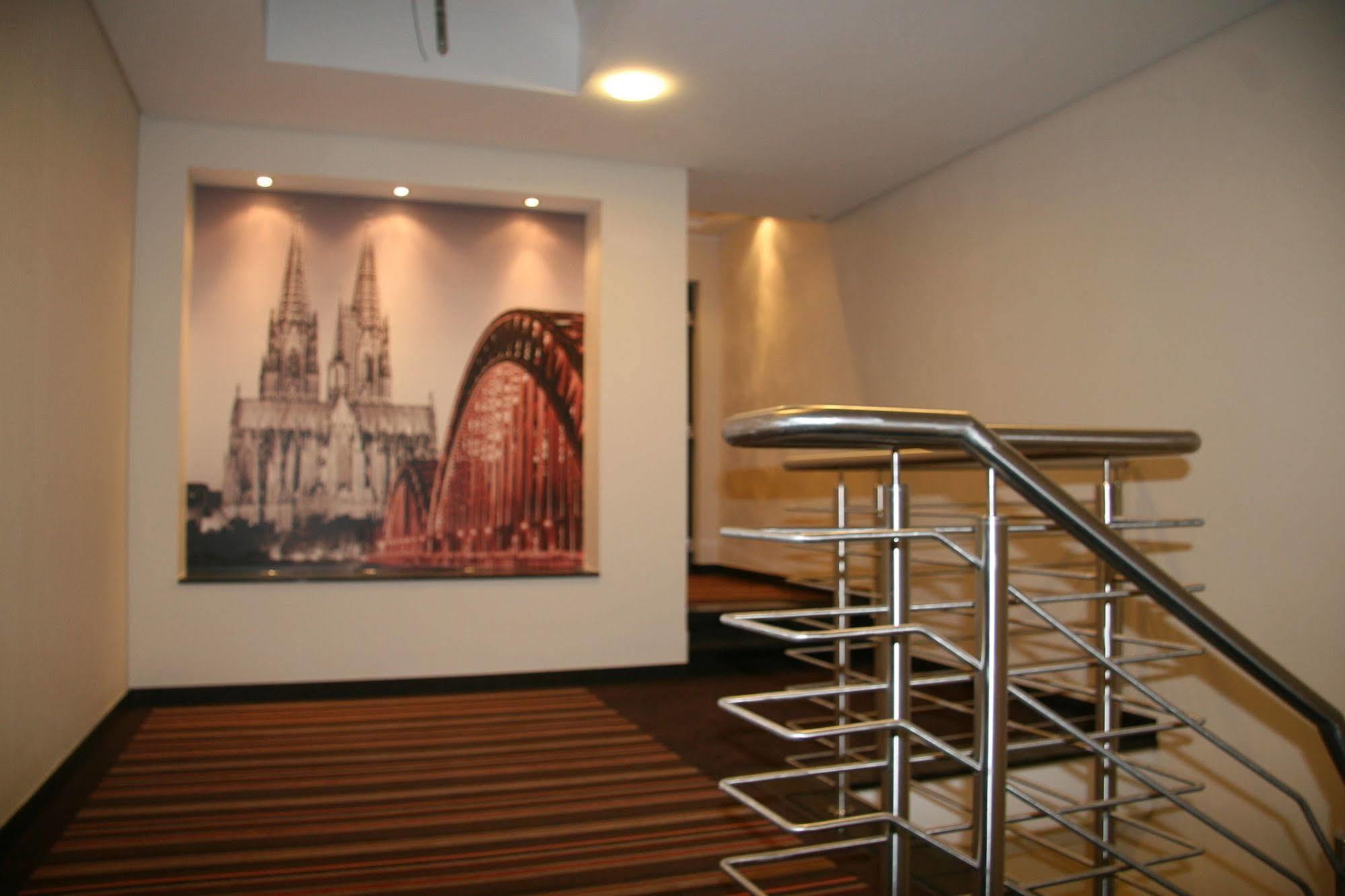 Hotel Fortune Koln Bagian luar foto