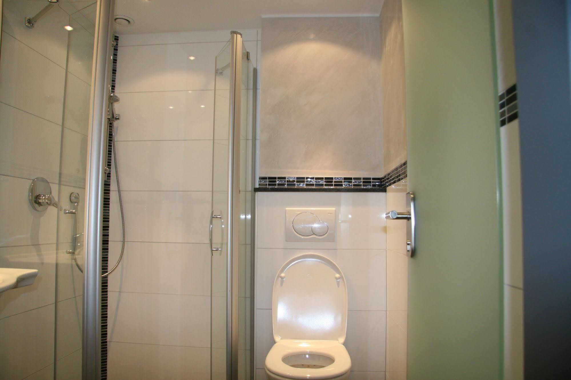 Hotel Fortune Koln Bagian luar foto