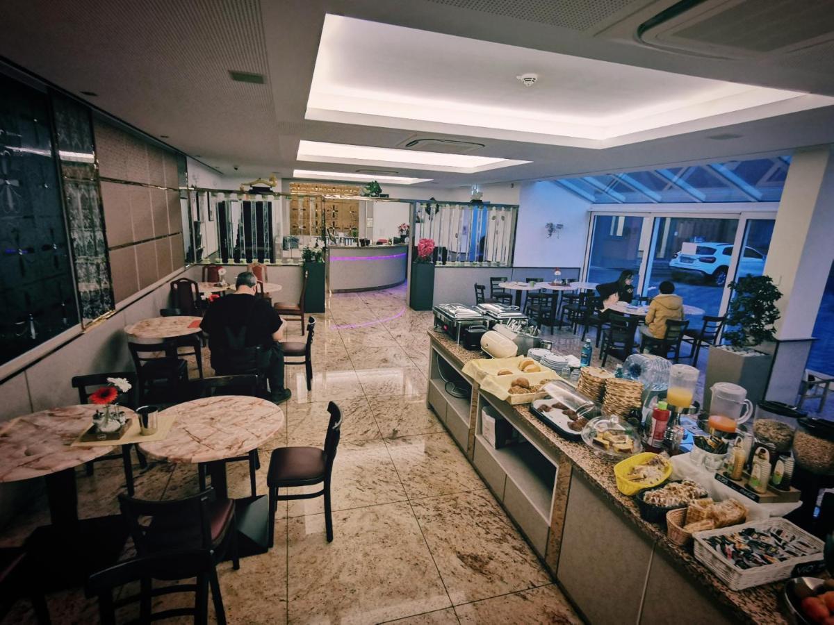 Hotel Fortune Koln Bagian luar foto